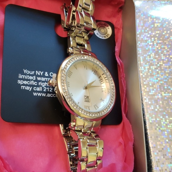 Watch - Picture 2 of 5